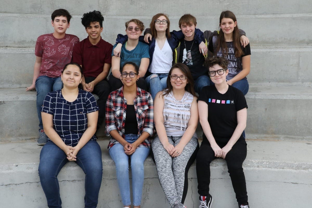 23148706_15259002700_r